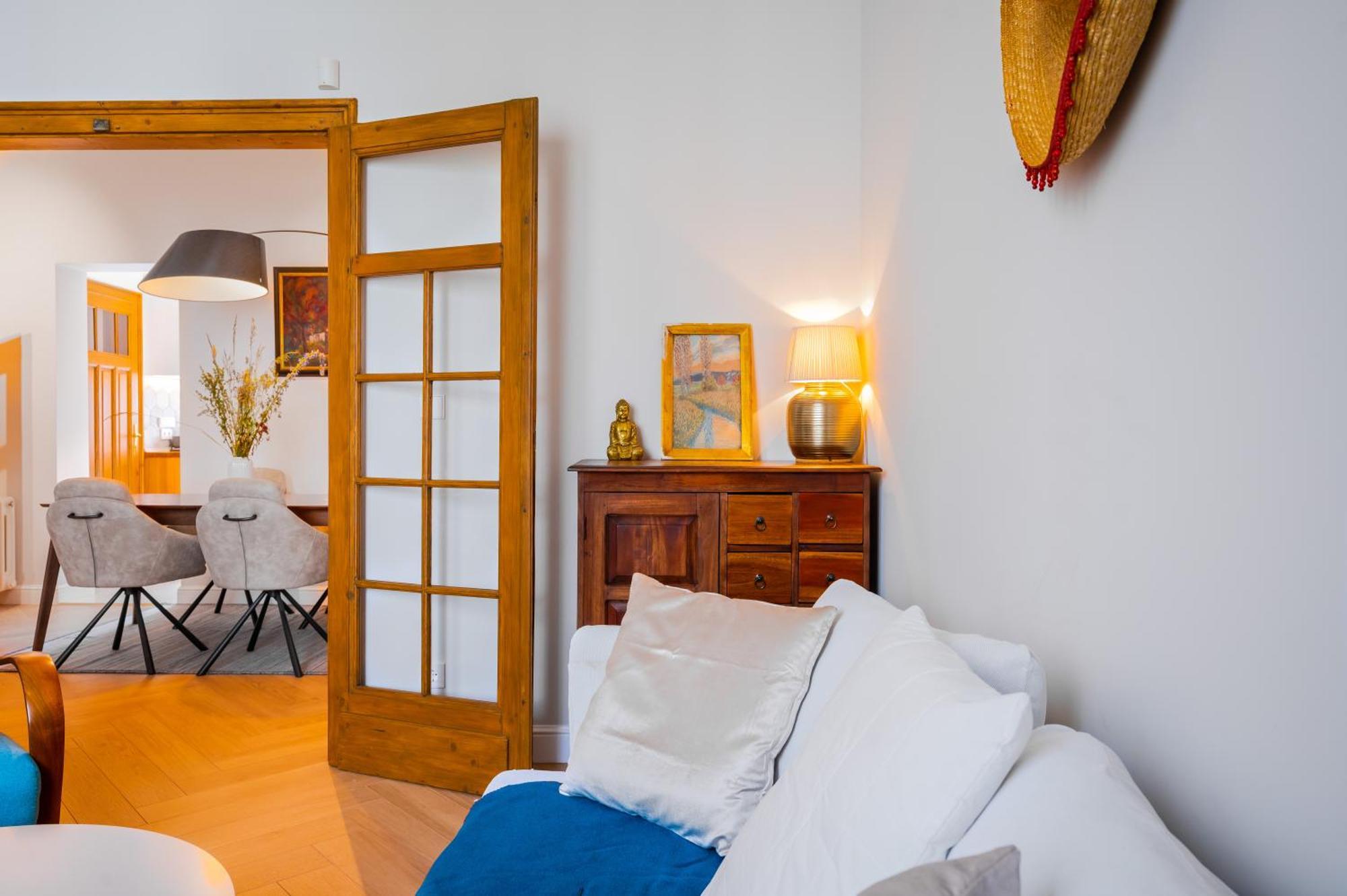 Cozy Heaven At Vitosha Blvd - - 2bdr * Софія