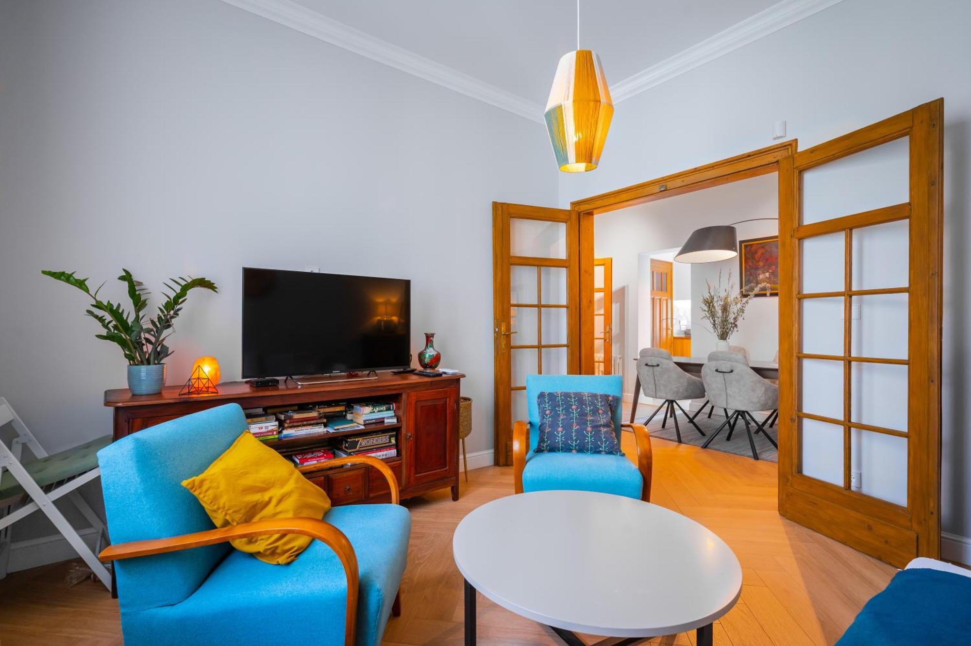 Cozy Heaven At Vitosha Blvd - - 2bdr Апартаменти Софія