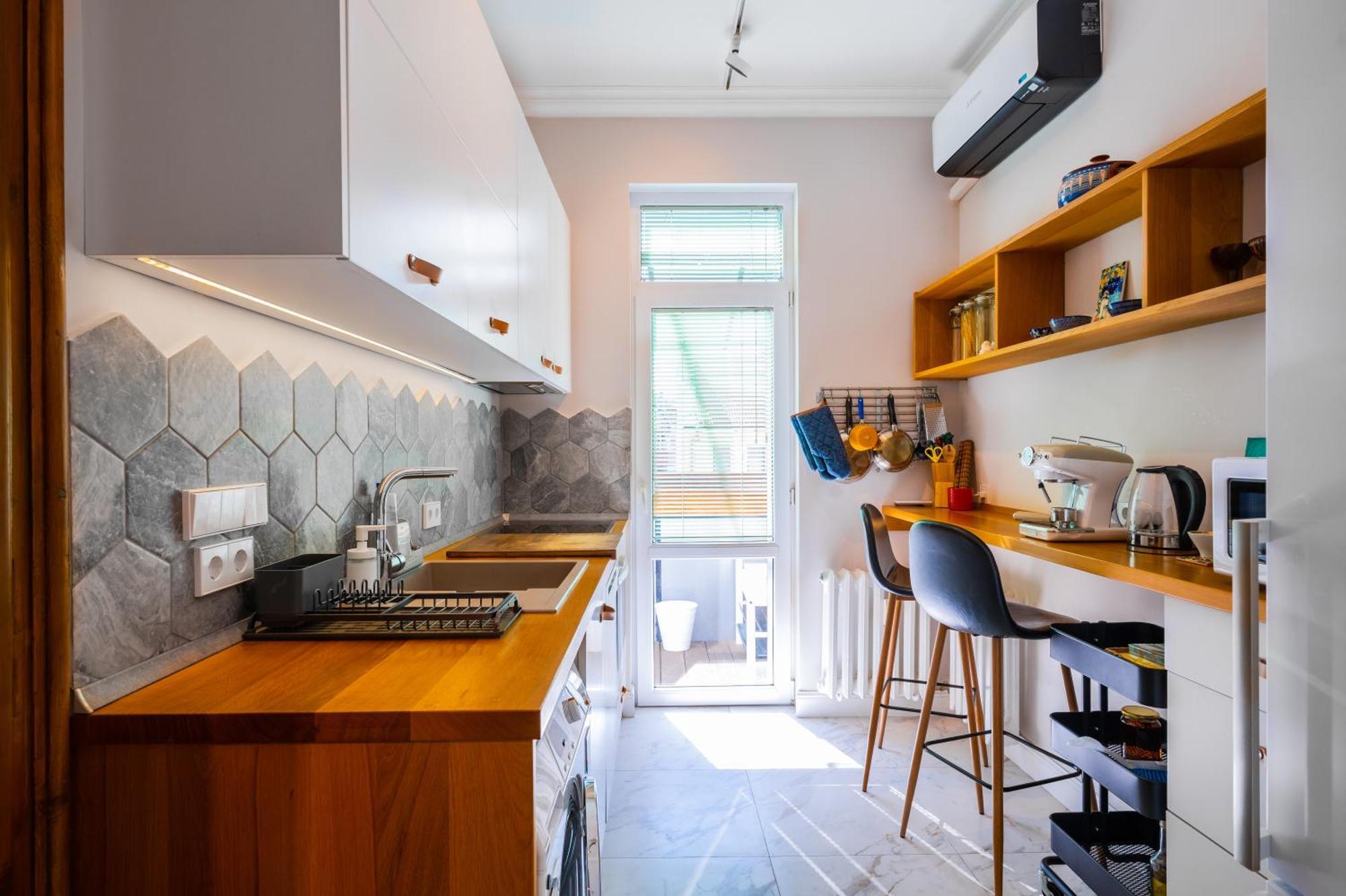 Апартаменти Cozy Heaven At Vitosha Blvd - - 2bdr Софія