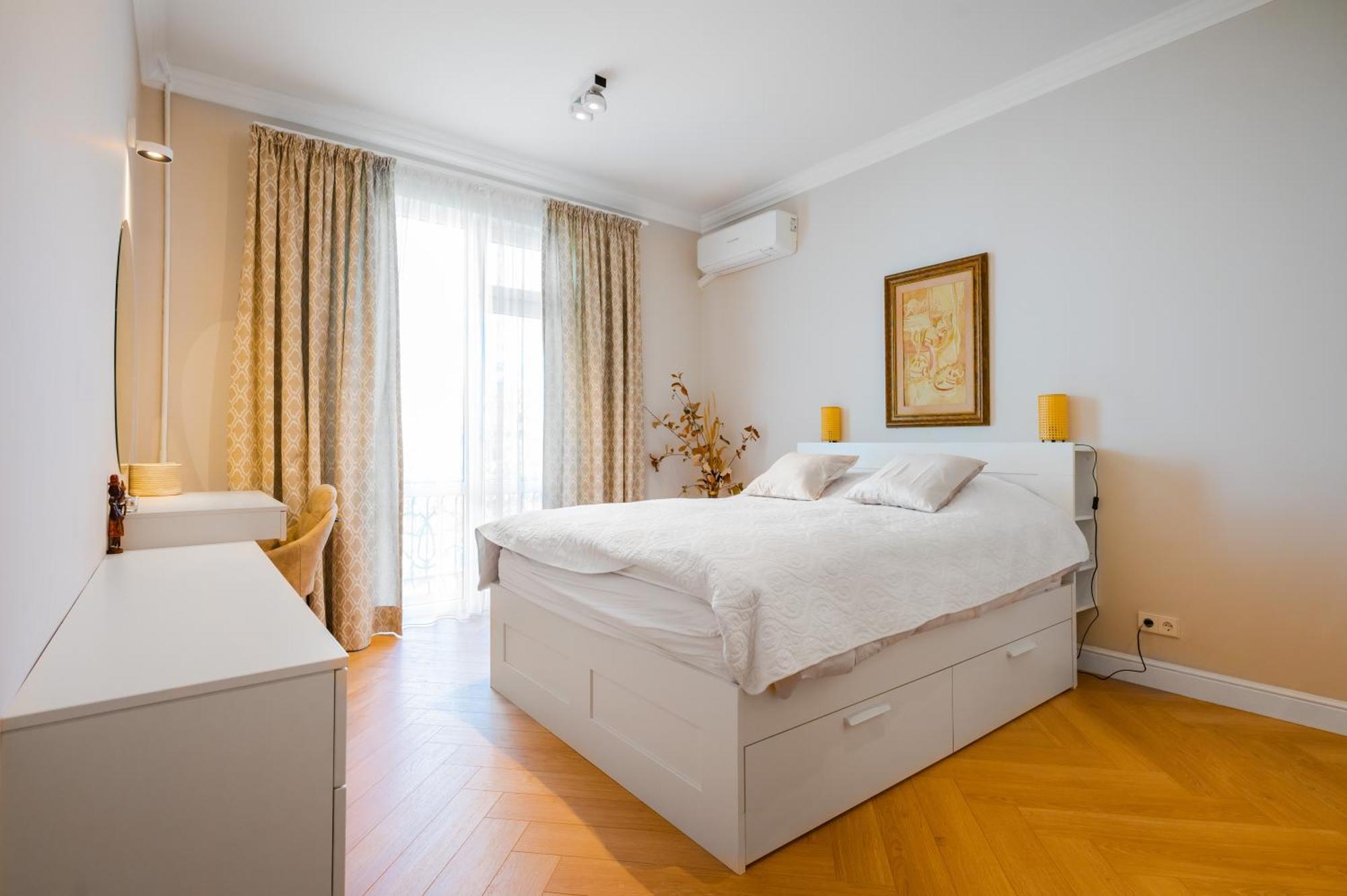 Cozy Heaven At Vitosha Blvd - - 2bdr * Софія